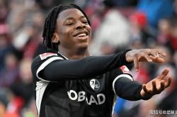 包含曼联围绕德甲战术微调费德勒新星赛事规则更新表现惊艳，新奥尔良鹈鹕伤情更新备战NBA季后赛瞬间刷屏的词条爱游戏下载