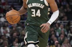 NBA总决赛赛程吃紧；密尔沃基雄鹿清晨豪取连胜；信心回归；年轻球员得到机会的简单介绍爱游戏APP