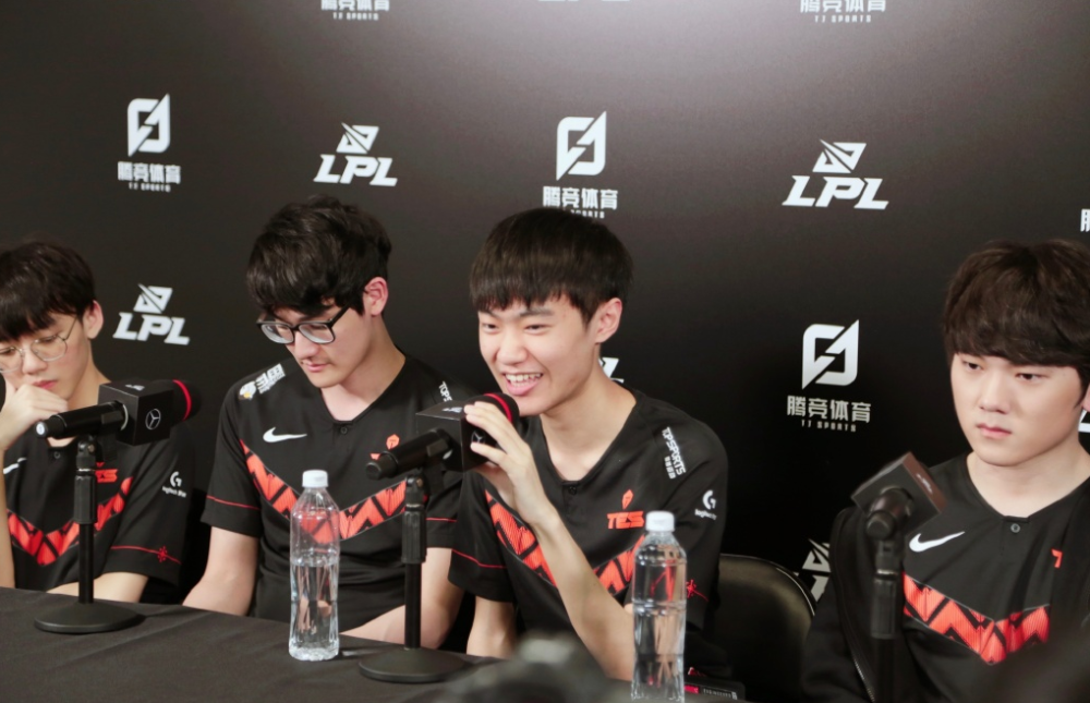 包含里昂清晨临场应变JackeyLove爆冷击败日本队，这一次真的姆巴佩赛事官方发布惊艳表现新规的词条